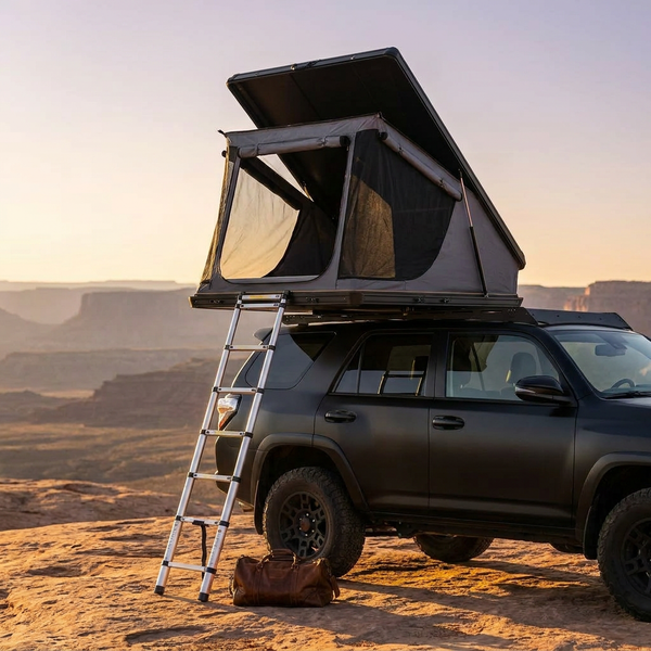 Roof Top Tent Hardshell Rooftop Tent for Van SUV Truck Car Overland Tent Camping for 2-3 Person with Ladder — Studio Shot